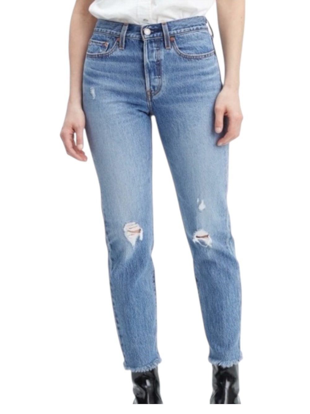 Levi’s Wedgie 100% cotton medium wash distressed jeans